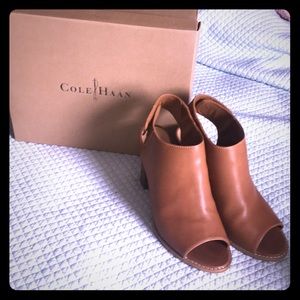 Cole Haan camel shoeties
